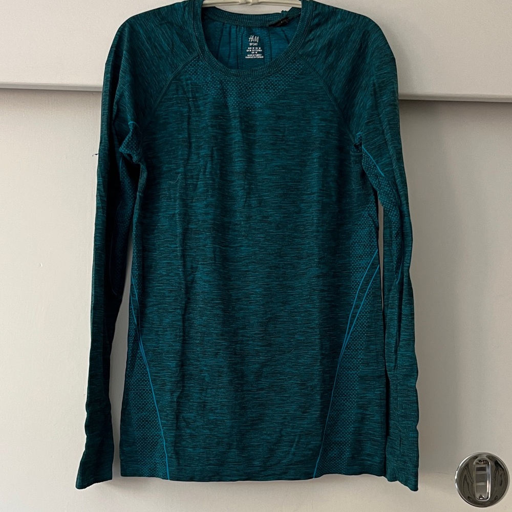 H&M Teal space dye Performance Long-Sleeve Top